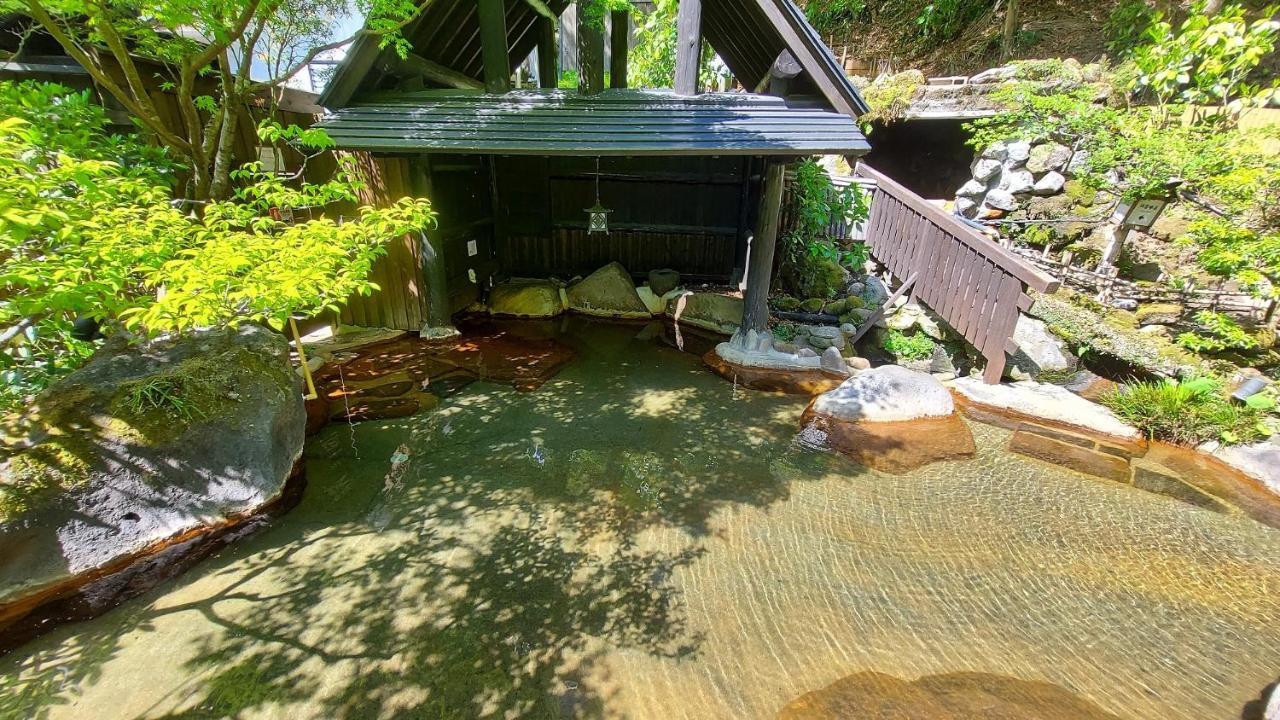 Hotel Kurokawa Onsen Oku No Yu Minamioguni Exterior foto