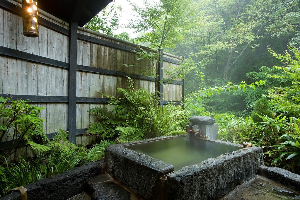 Hotel Kurokawa Onsen Oku No Yu Minamioguni Exterior foto