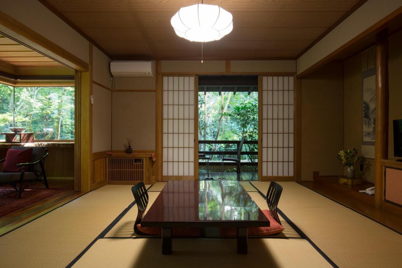 Hotel Kurokawa Onsen Oku No Yu Minamioguni Exterior foto
