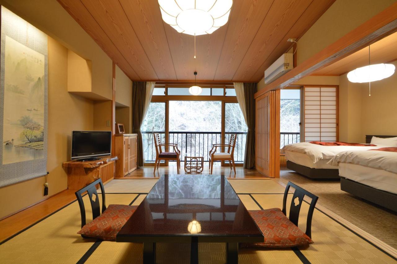 Hotel Kurokawa Onsen Oku No Yu Minamioguni Exterior foto