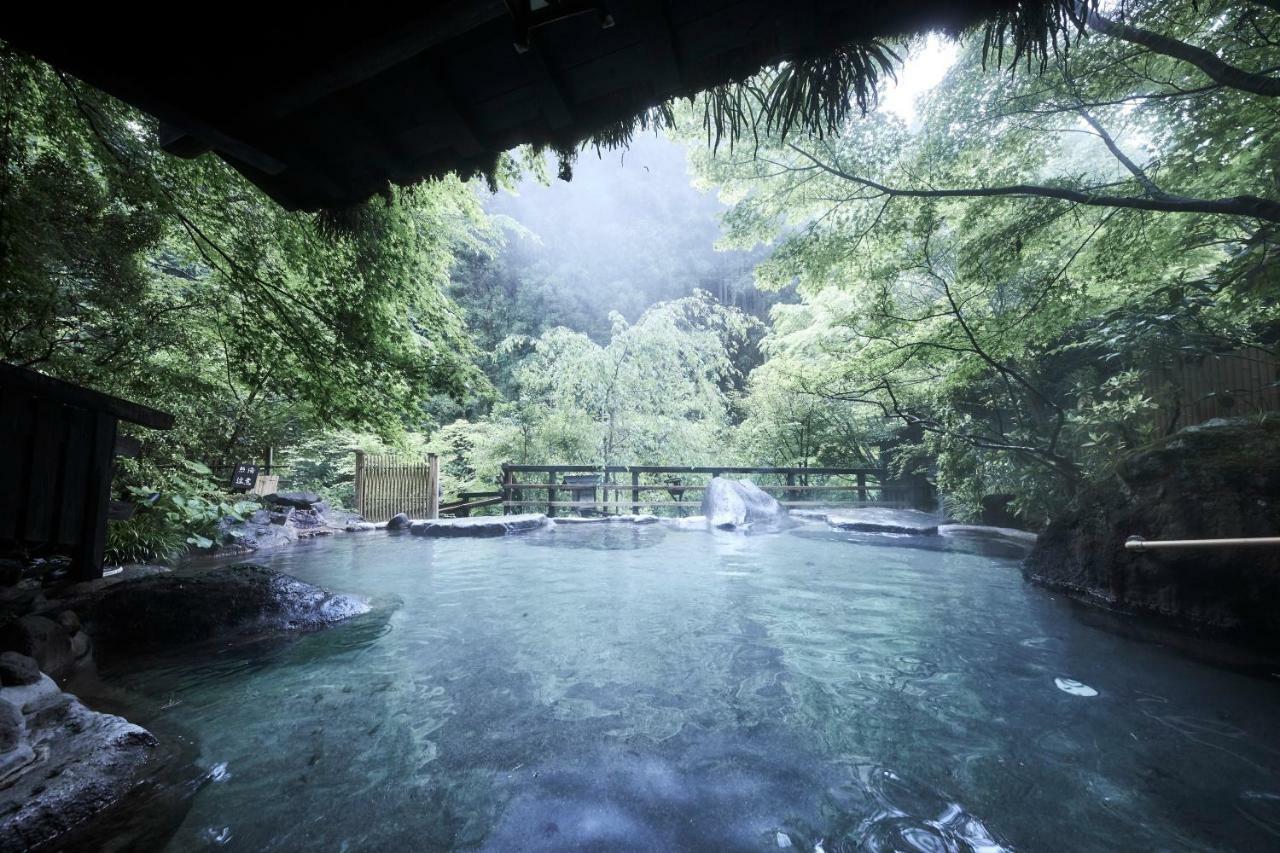 Hotel Kurokawa Onsen Oku No Yu Minamioguni Exterior foto