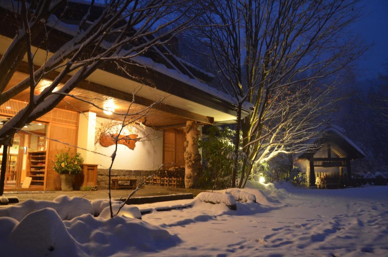 Hotel Kurokawa Onsen Oku No Yu Minamioguni Exterior foto