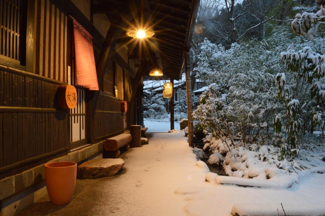 Hotel Kurokawa Onsen Oku No Yu Minamioguni Exterior foto