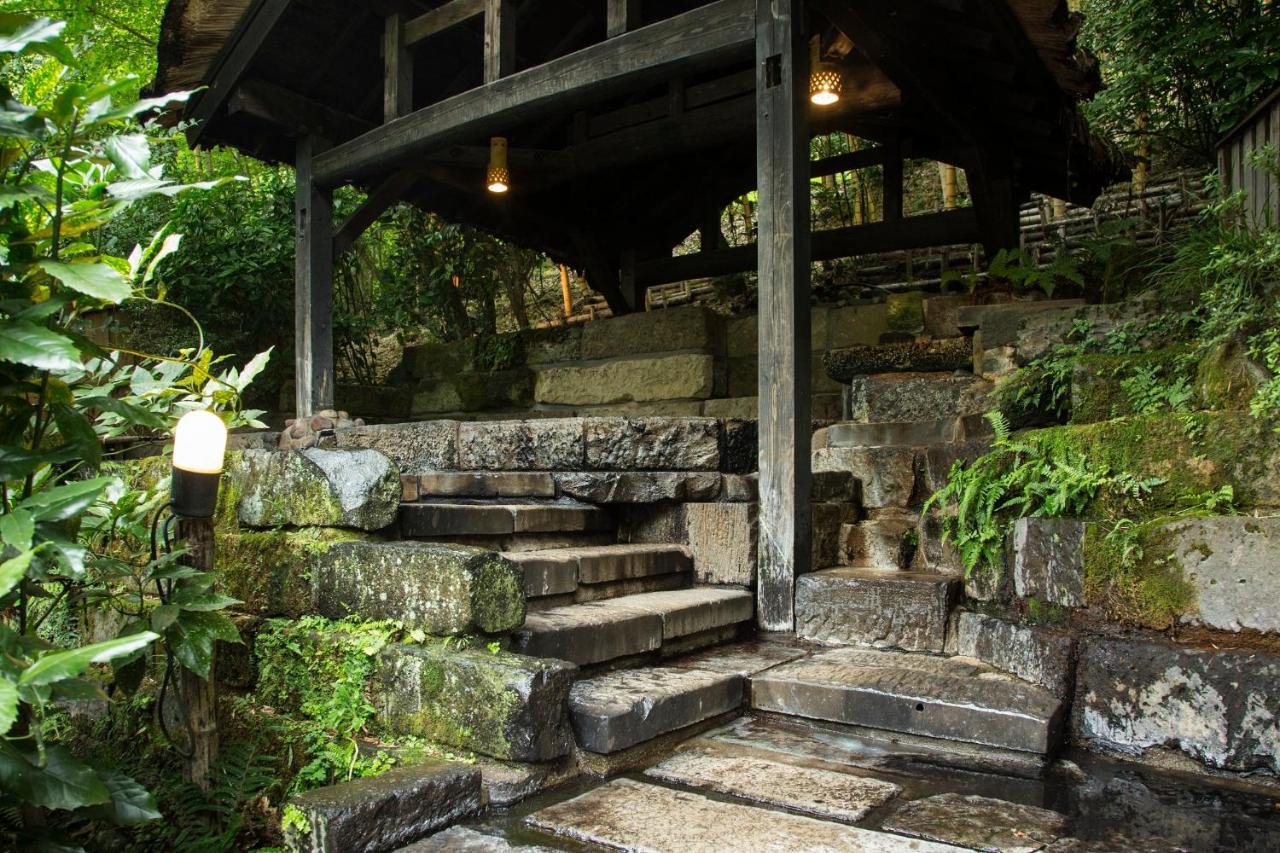 Hotel Kurokawa Onsen Oku No Yu Minamioguni Exterior foto